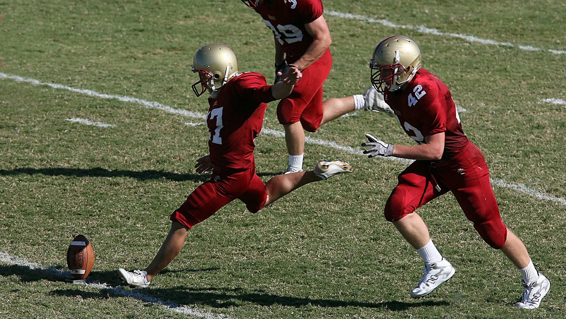 尼斯抢开局战术取得阶段性成效，尼斯球员中枪